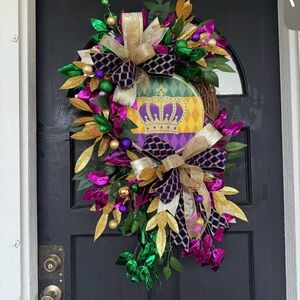 Festive Mardi Gras Wreath with Gold and Purple Accents